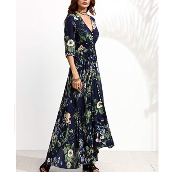 Dresses & Skirts - V neck boho print maxi dress